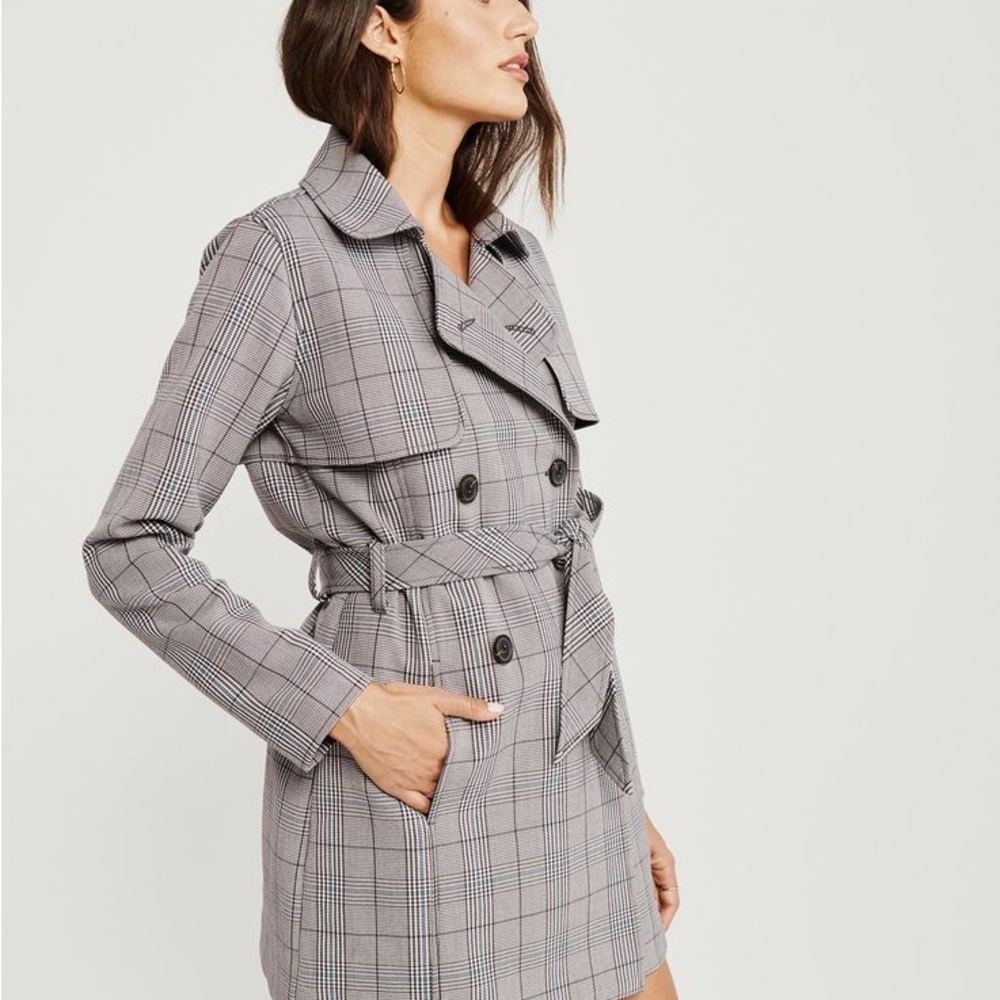 Abercrombie & Fitch Grey Plaid Drapey Trench
